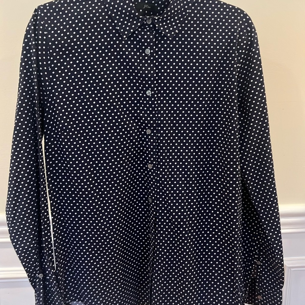 Jcrew Cotton Navy & White polka dot blouse. Slim cut, Size 12 Tall. beautiful.